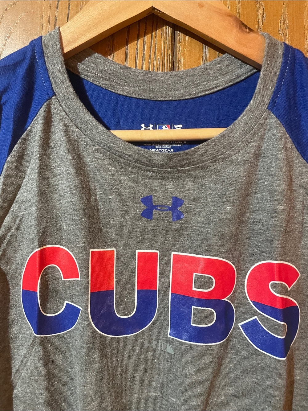 Under Armour Gray Tank Top with Blue and Red Cubs Logo - Small Loose - Picture 2 of 4